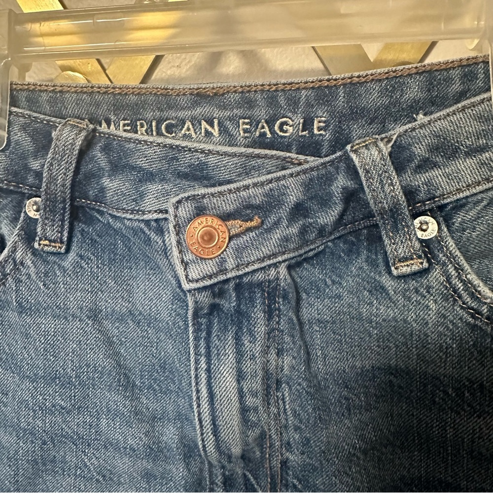 American eagle highest rise crossover mom short. - Picture 5 of 7
